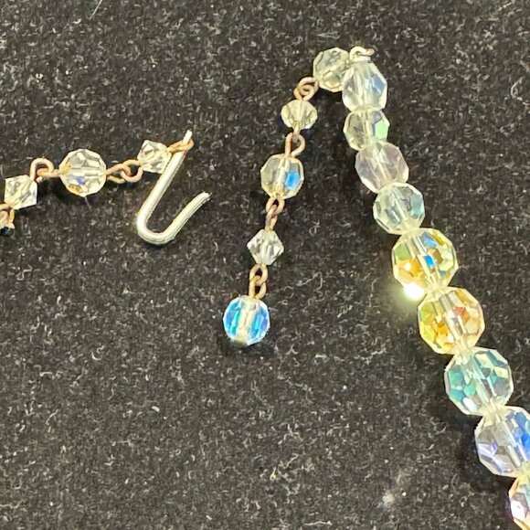 Vintage Aurora Borealis Beautifully Faceted Graduated Crystal Bead Necklace - Picture 9 of 10